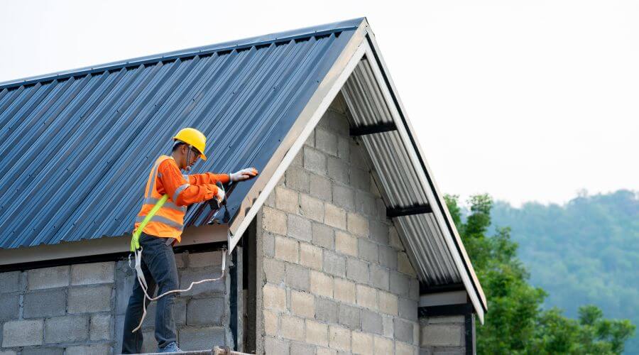 Professional gutter cleaning in East Calais, VT